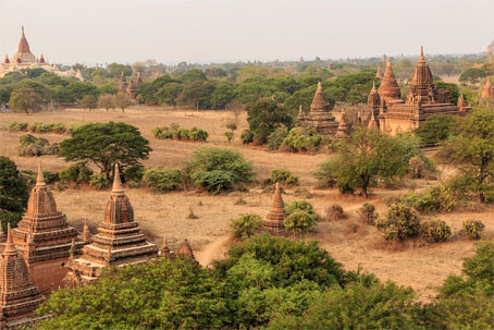 Blick auf die antike Stadt Bagan