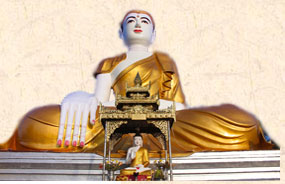 Myanmar Darstellung sitzender Budda