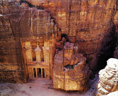 Luftaufnahme vom Schatzhaus in Petra